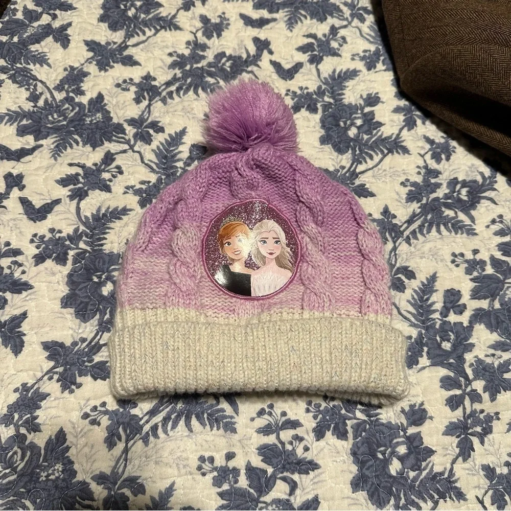 Disney Beanie Frozen Girl’s Ombre Mauve & White Elsa Snow Cap Snow Skiing OS